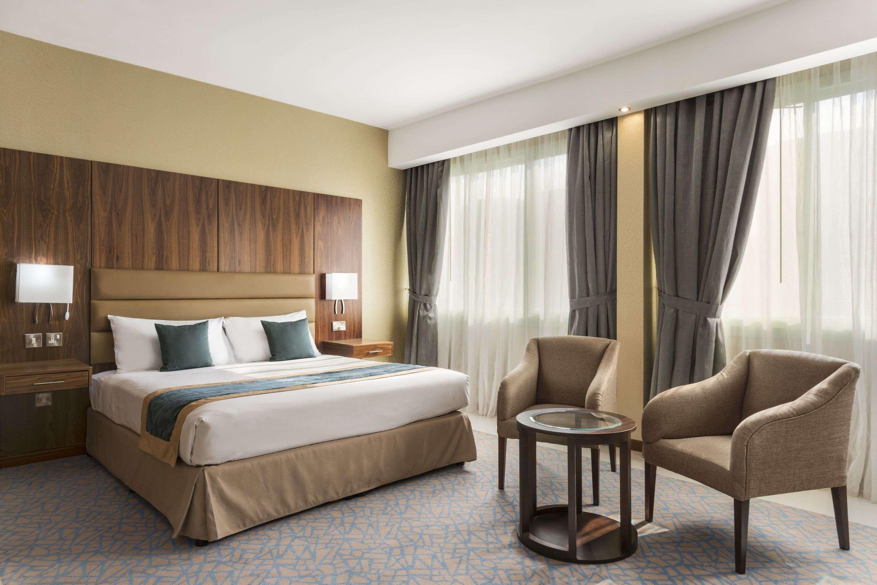 Howard Johnson By Wyndham Downtown Готель Абу-Дабі